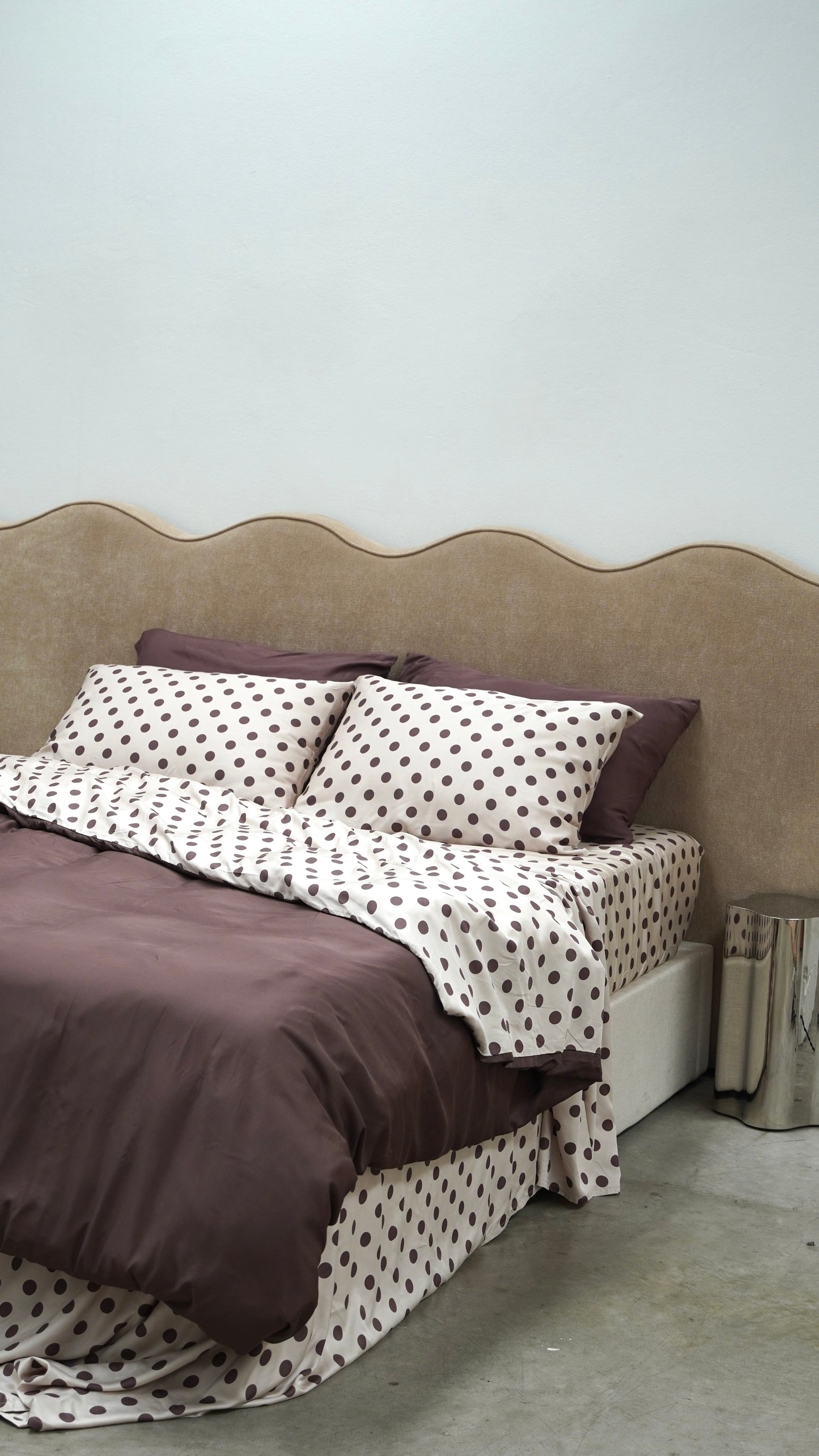Pre-Order: Double Sided Polka Dot Duvet Set