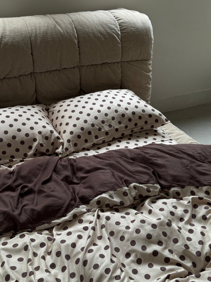 Pre-Order: Double Sided Polka Dot Duvet Set
